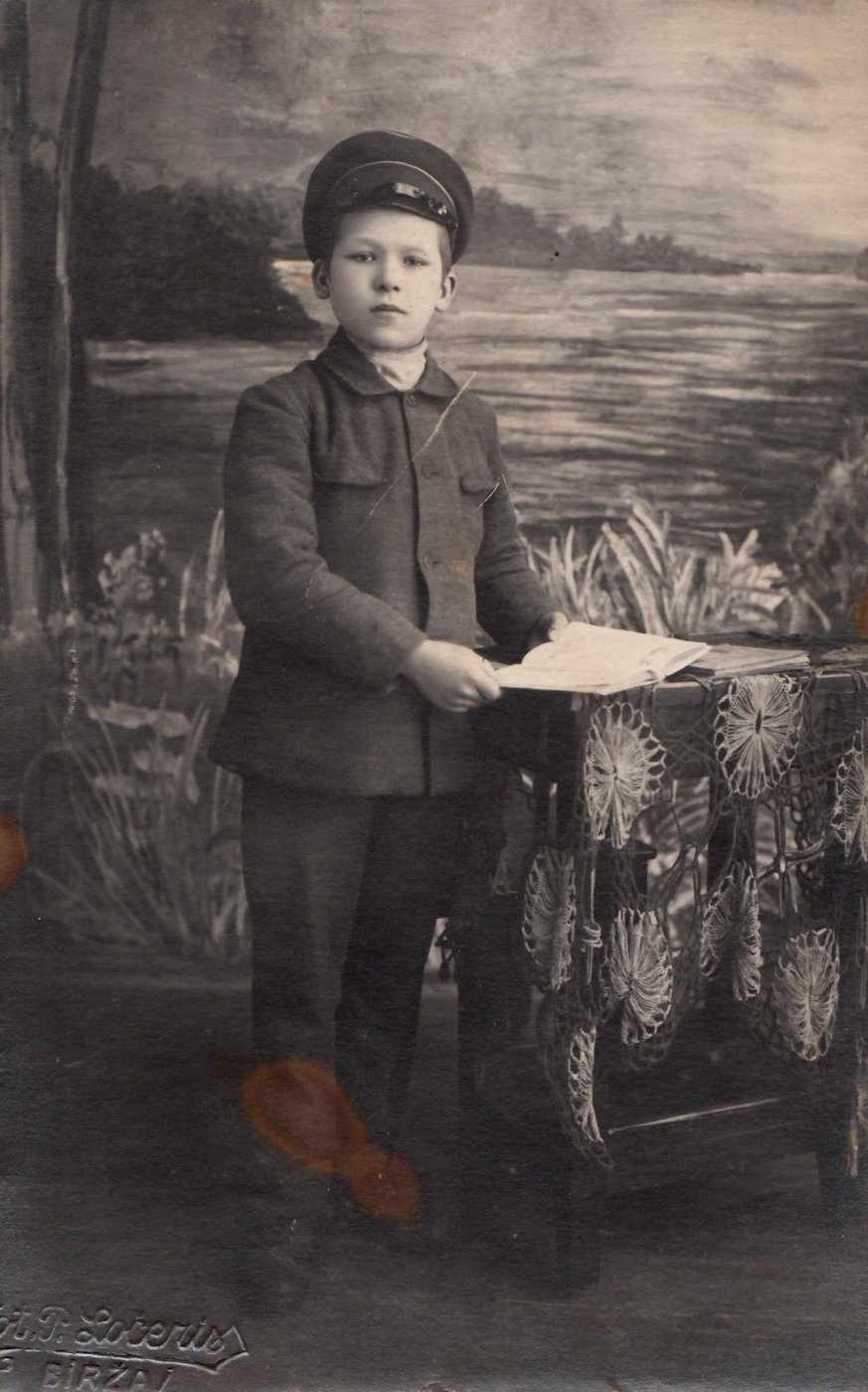 Petras Ločeris, Biržų gimnazijos mokinys
