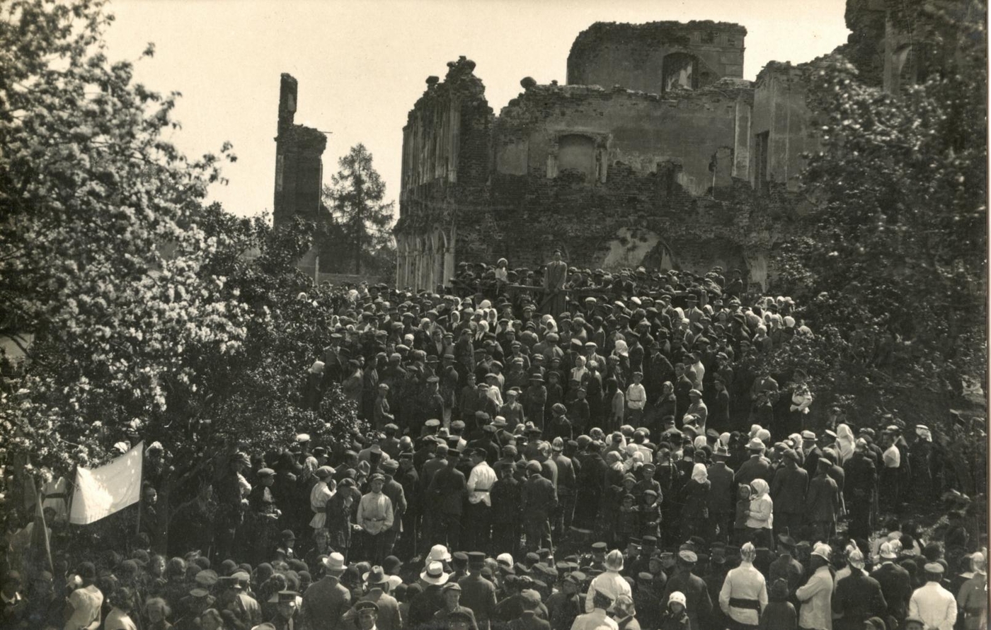 Petras Ločeris, Minia žmonių prie Biržų pilies