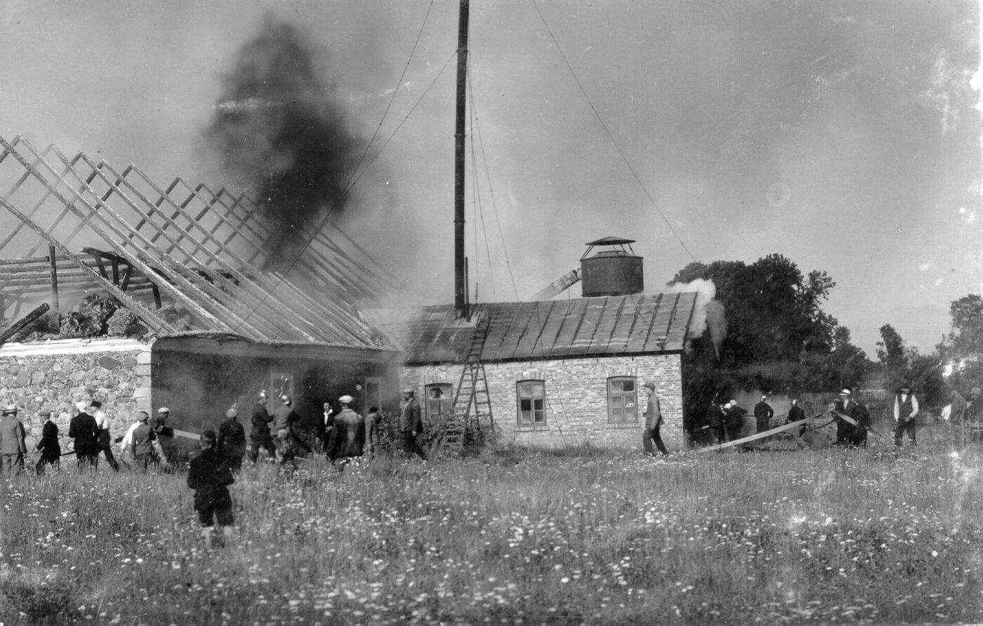 Petras Ločeris, Gaisras linų fabrike