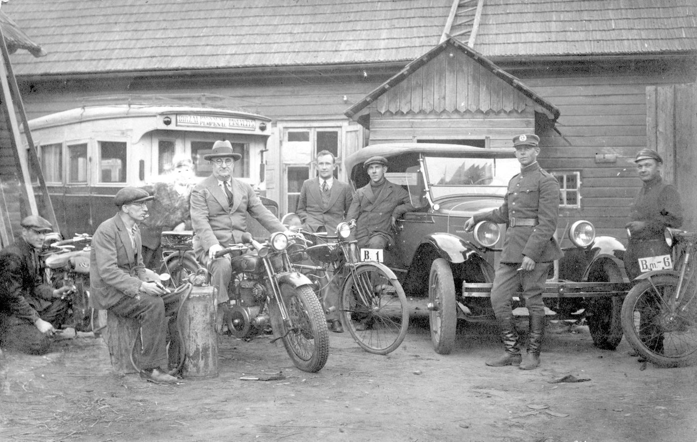 Nežinomas fotografas, Šaltkalvio Mato Stapulionio mechaninės dirbtuvės Biržuose