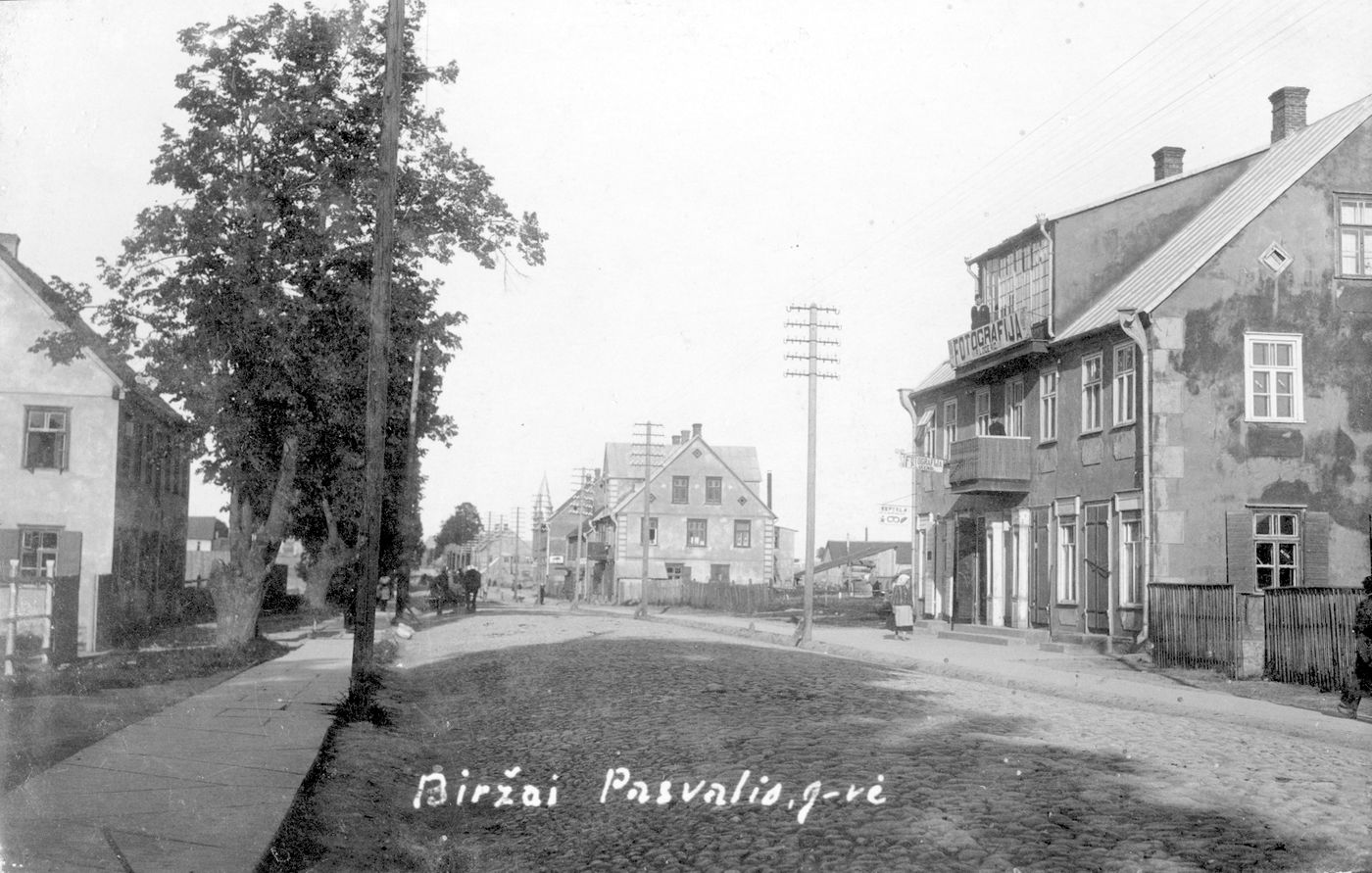 Petras Ločeris, Petro Ločerio fotoateljė Pasvalio gatvėje