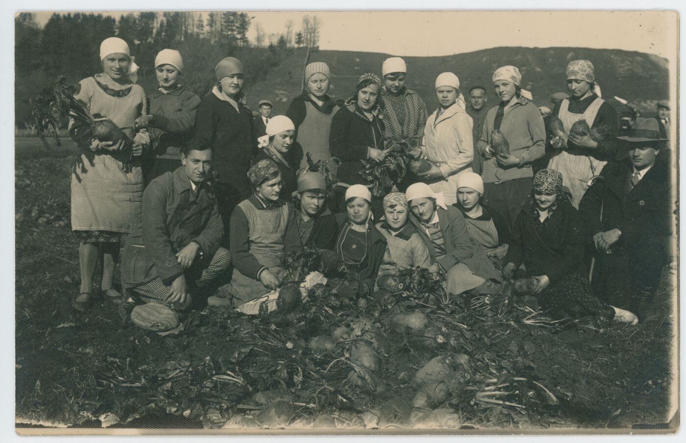 J. Garbaravičius, Rudeninėje talkoje