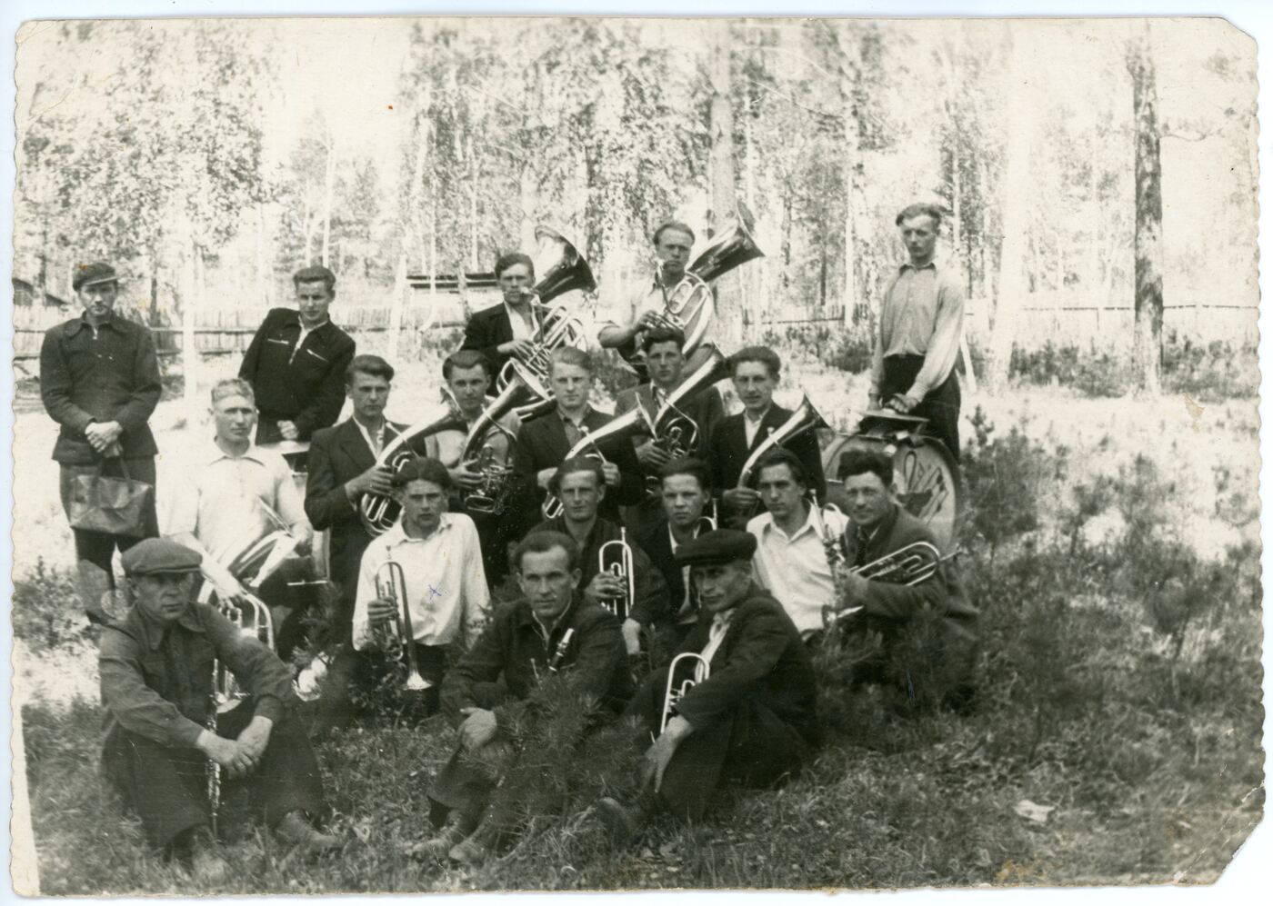 Nežinomas fotografas, Tremtinių pučiamųjų instrumentų orkestras