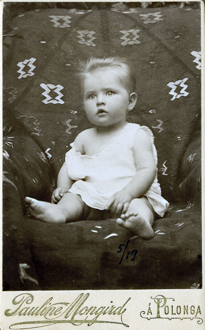 Paulina Mongirdaitė, Kūdikio, sėdinčio fotelyje, portretas