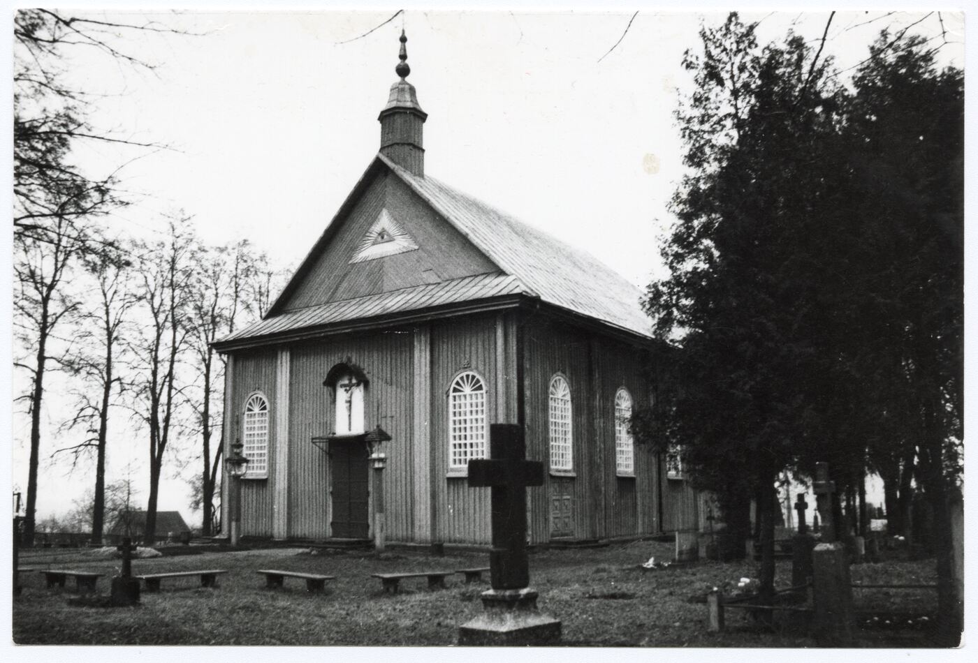 Nežinomas fotografas, Babtų Šv. apaštalų Petro ir Povilo bažnyčia