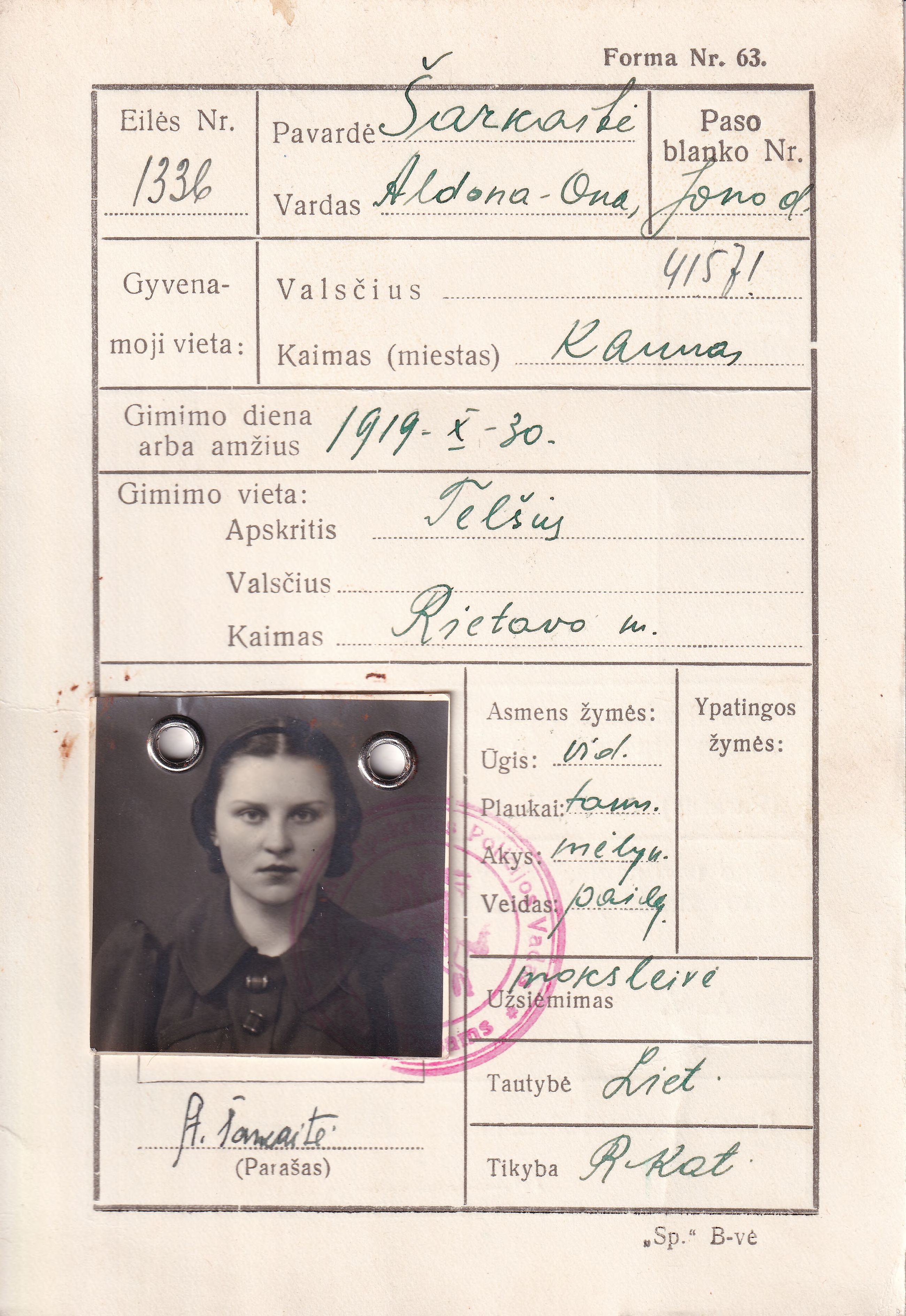 Aldonos Onos Šarkaitės asmens dokumento kortelė su portretu, Kaunas, apie 1939 m.