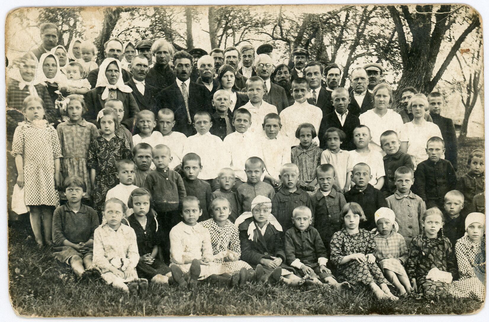 Unknown artist, Grupinė fotografija