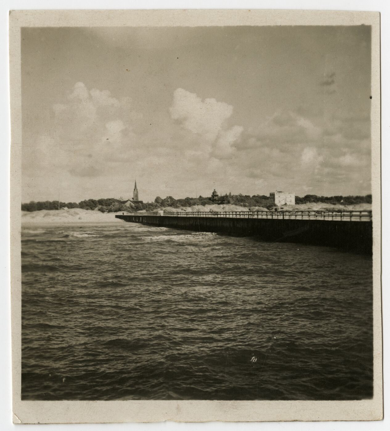 Nežinomas fotografas, Stereoskopinės fotografijos fragmentas. Palanga. Nuo jūros