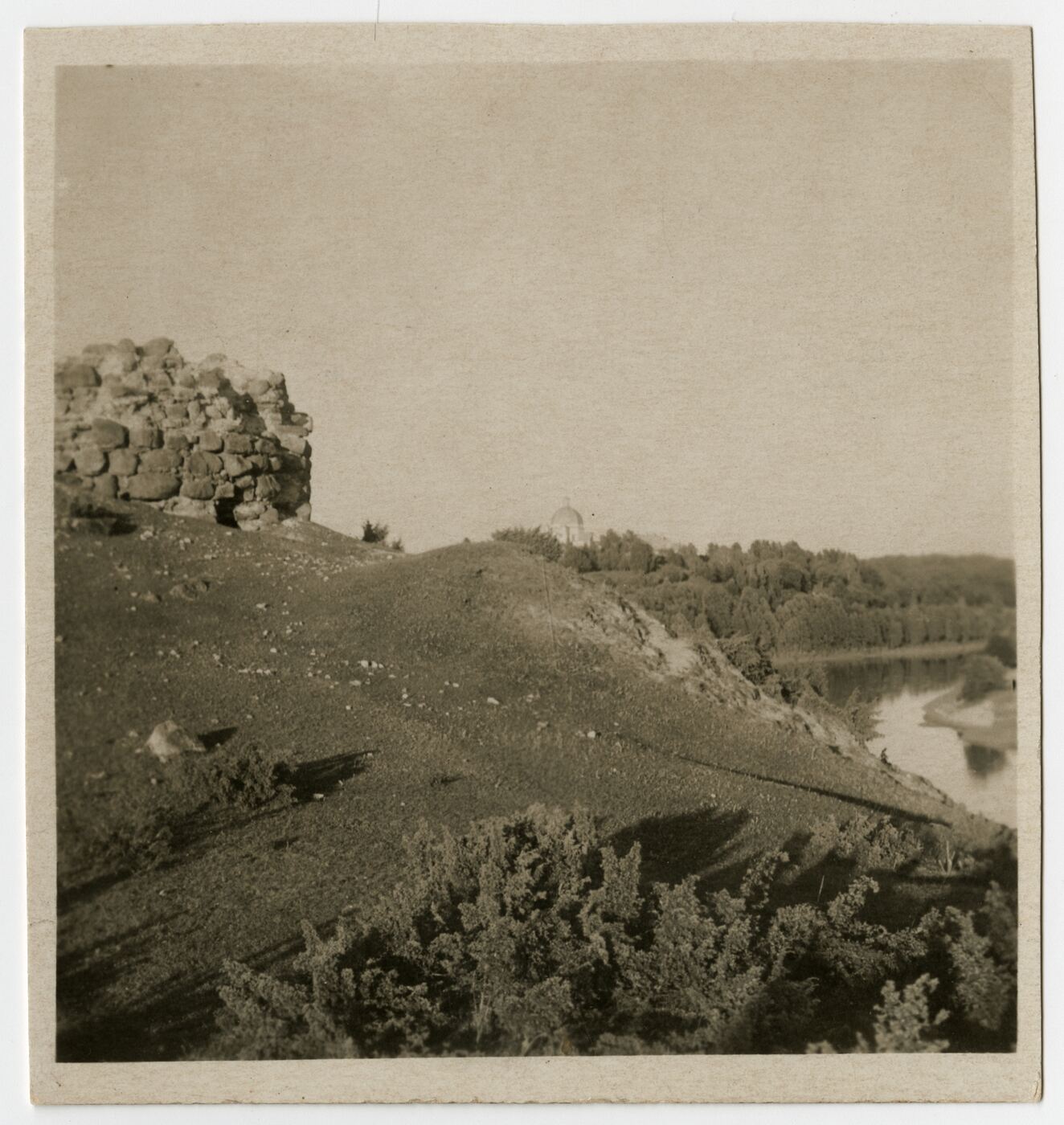 Nežinomas fotografas, Stereoskopinės fotografijos fragmentas. Liškiava. Pilies griuvėsiai