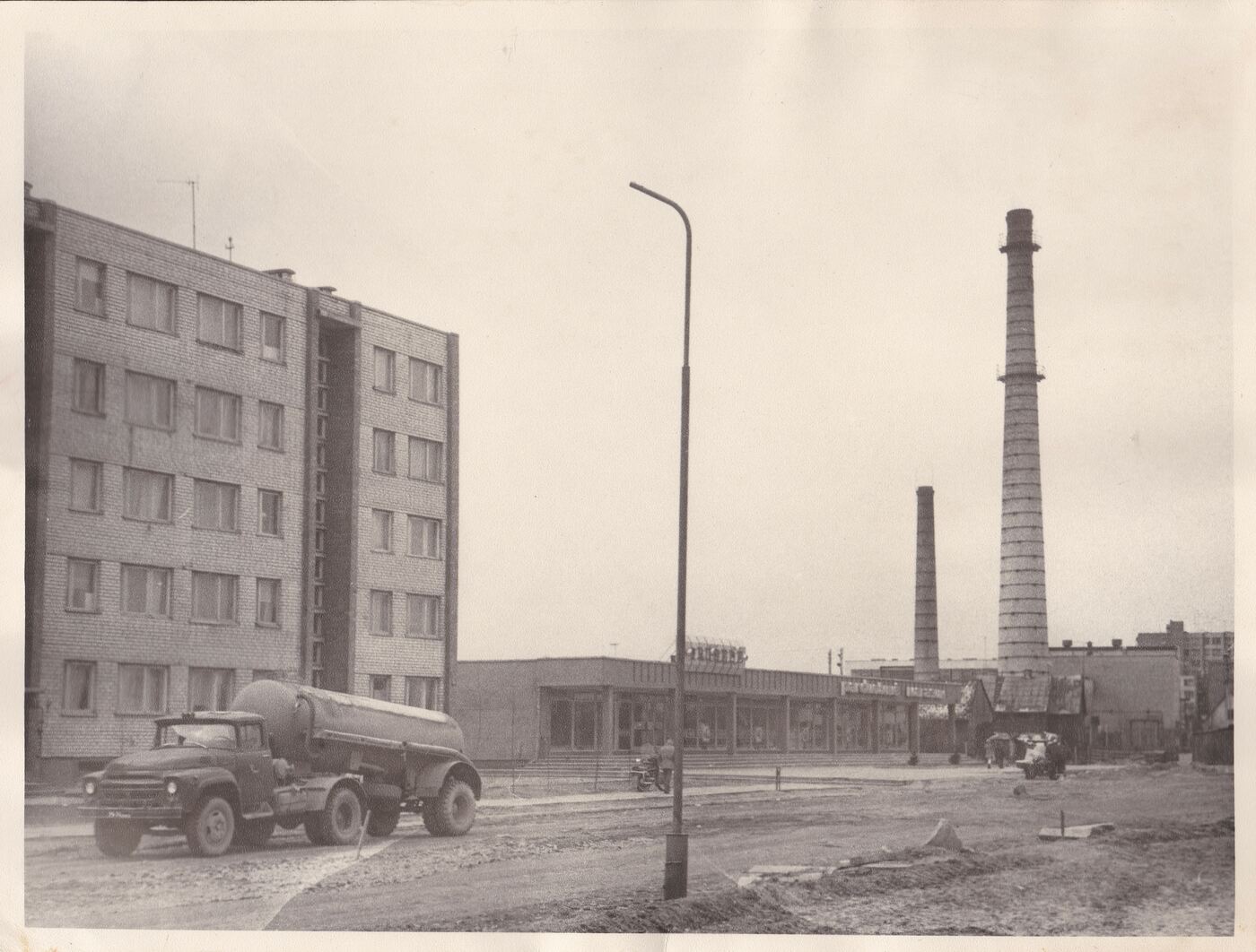 Aleksandras Morozovas, Parduotuvė „Pušelė“ ir Tauragės katilinė D. Pundziaus gatvėje